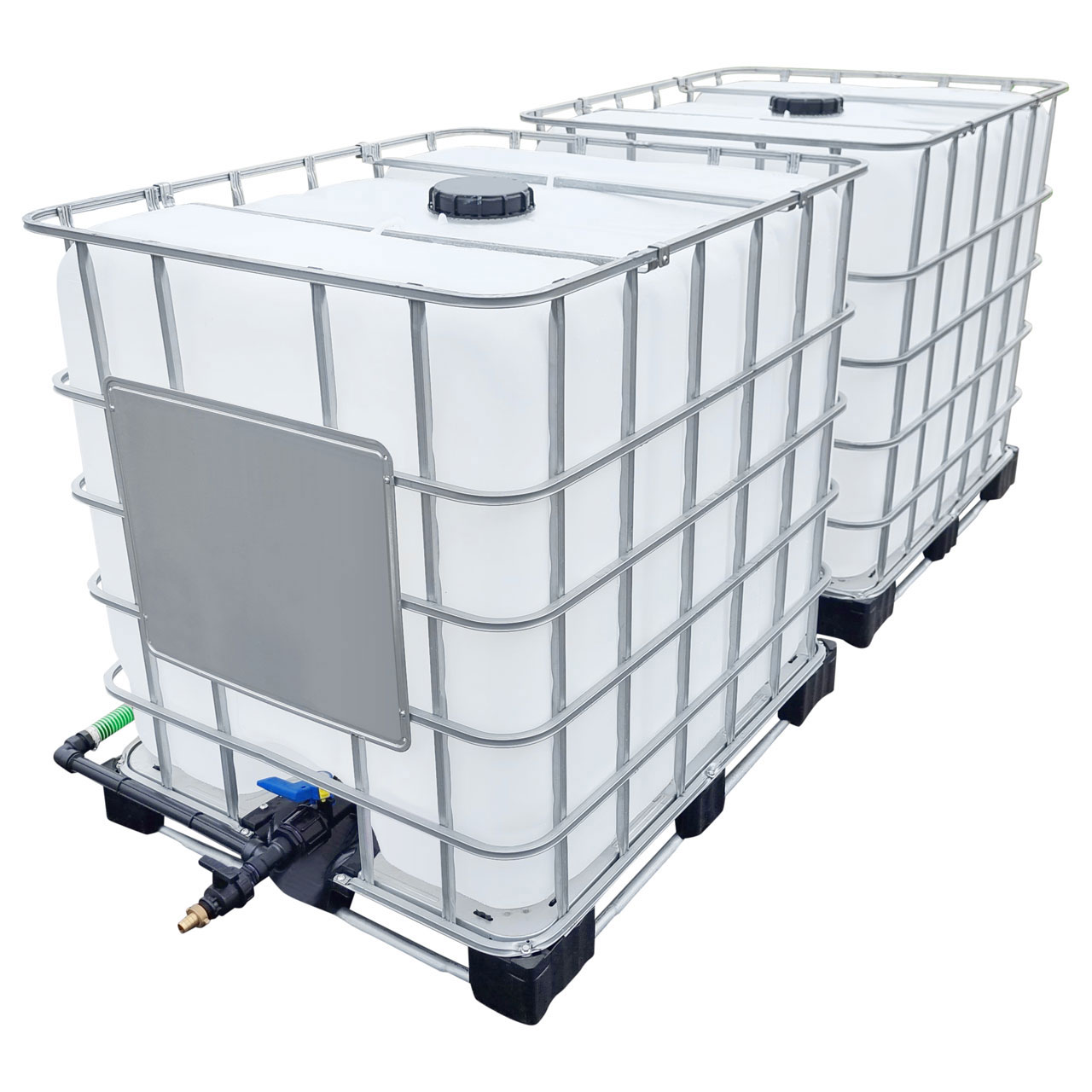 2000l IBC Wassertank hintereinander mit Schlauch Tankverbindung